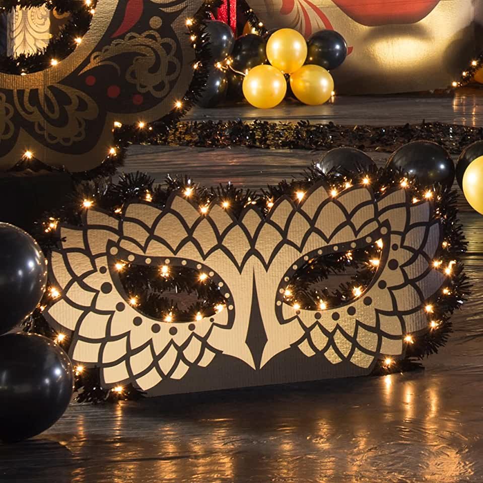 Крисмас Хаус маскарад пати