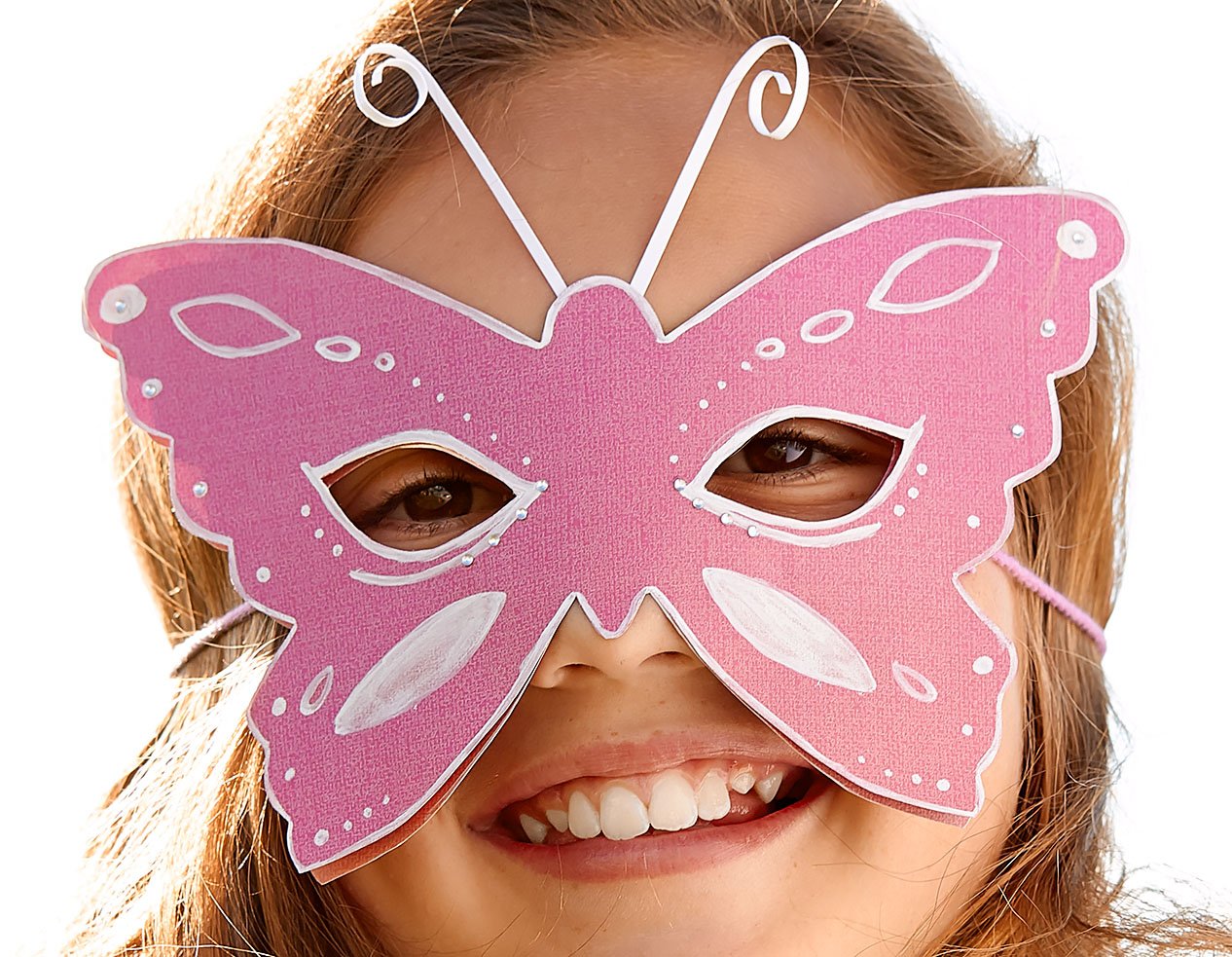 Покажи как делать маску. Карнавальные маски для детей. Девочка в маске. Карнавальная маска лицо. Новогодние маски.