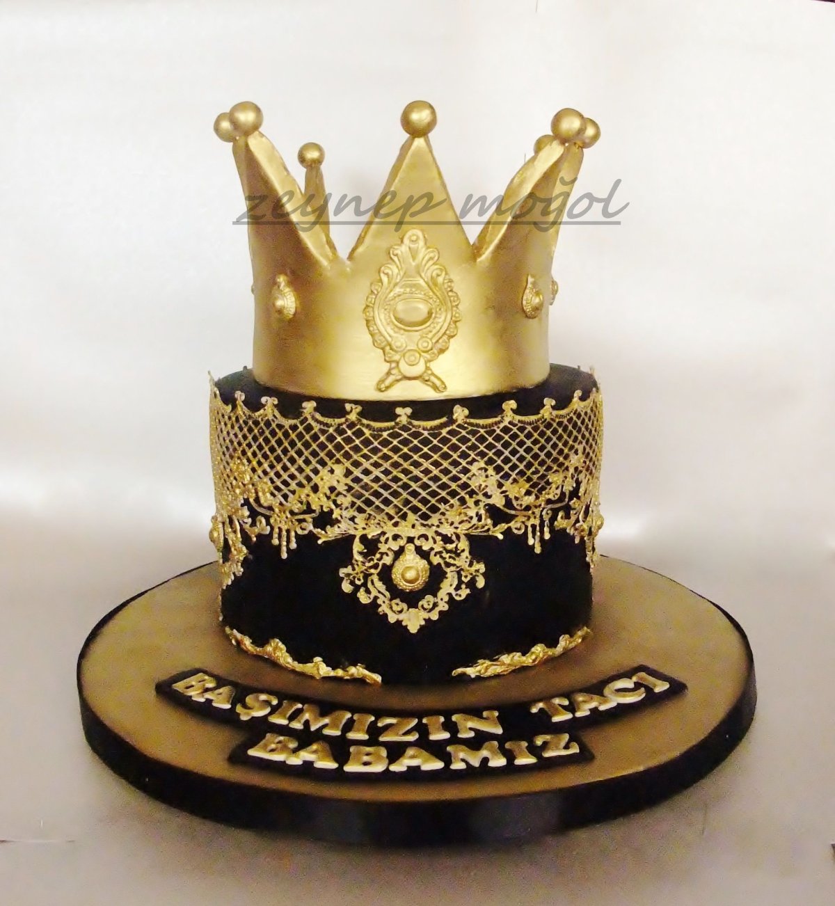 Торт с короной для мальчика