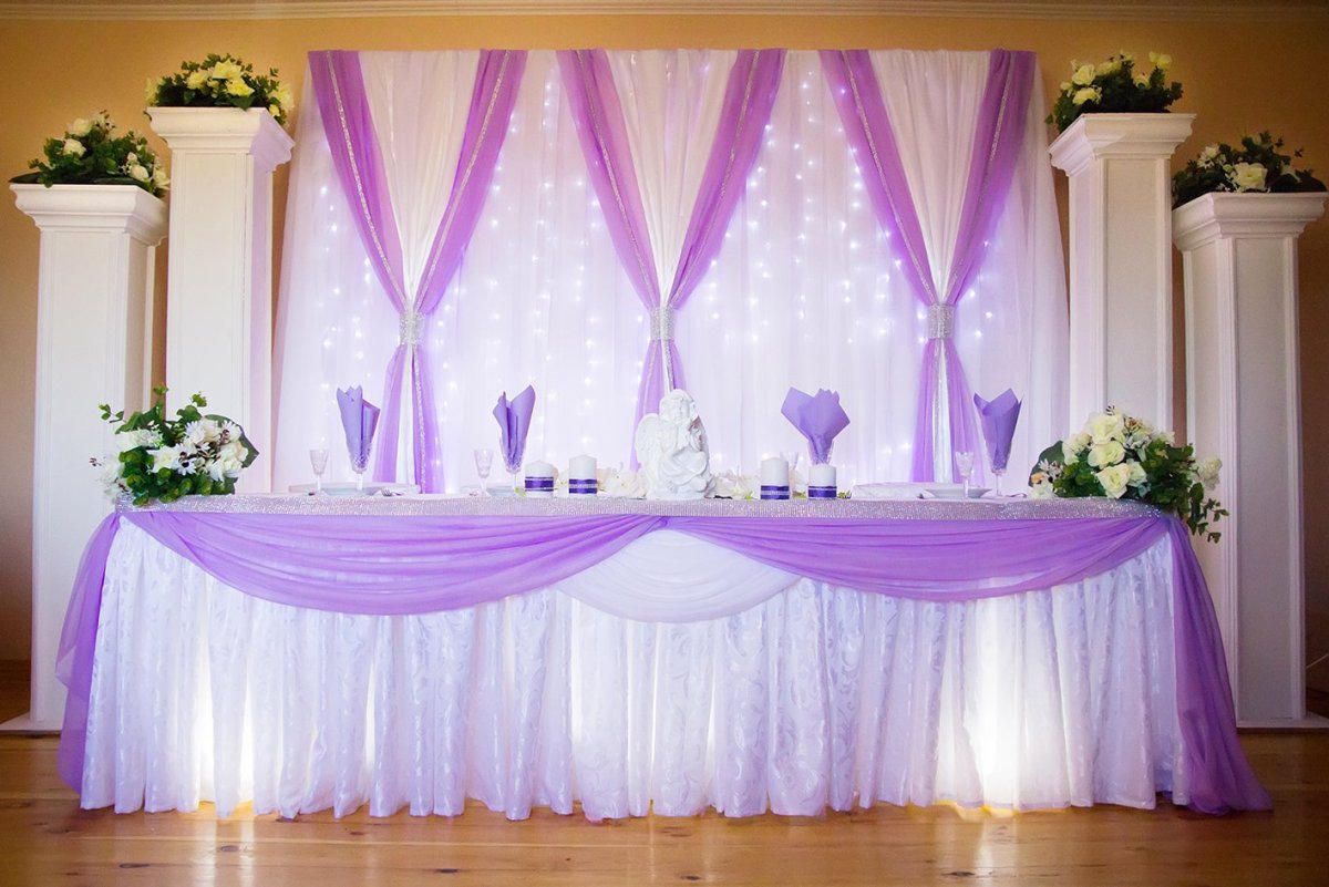 Декор свадебного зала в сиреневом цвете