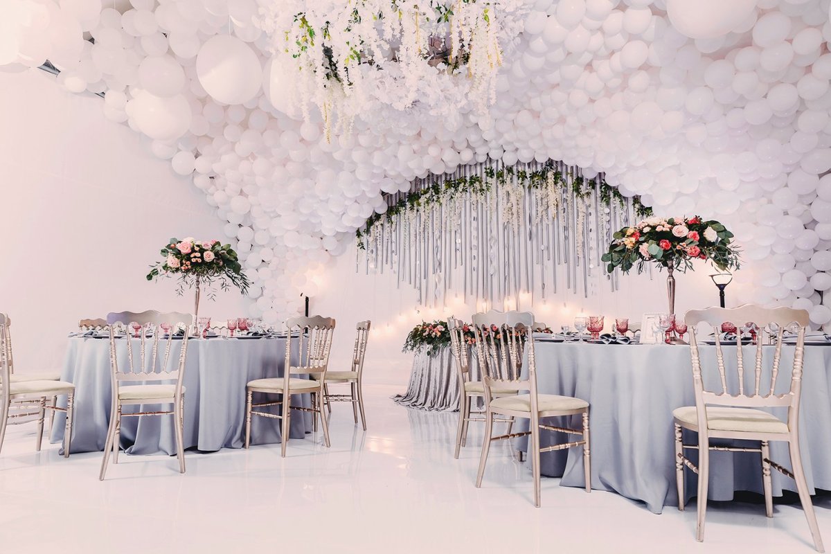 Декор на свадьбу моно