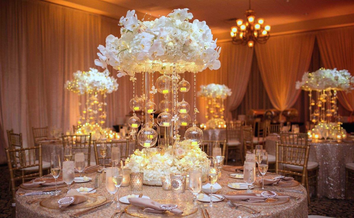 Украшение зала воздушными шарами