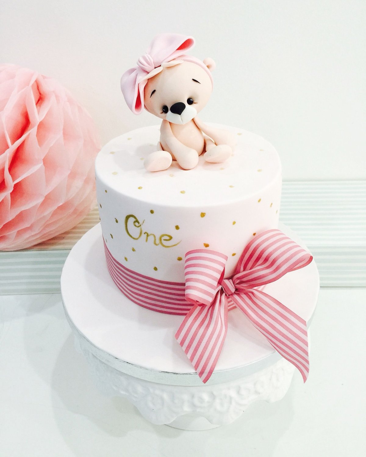 Кремовый торт с бантиком