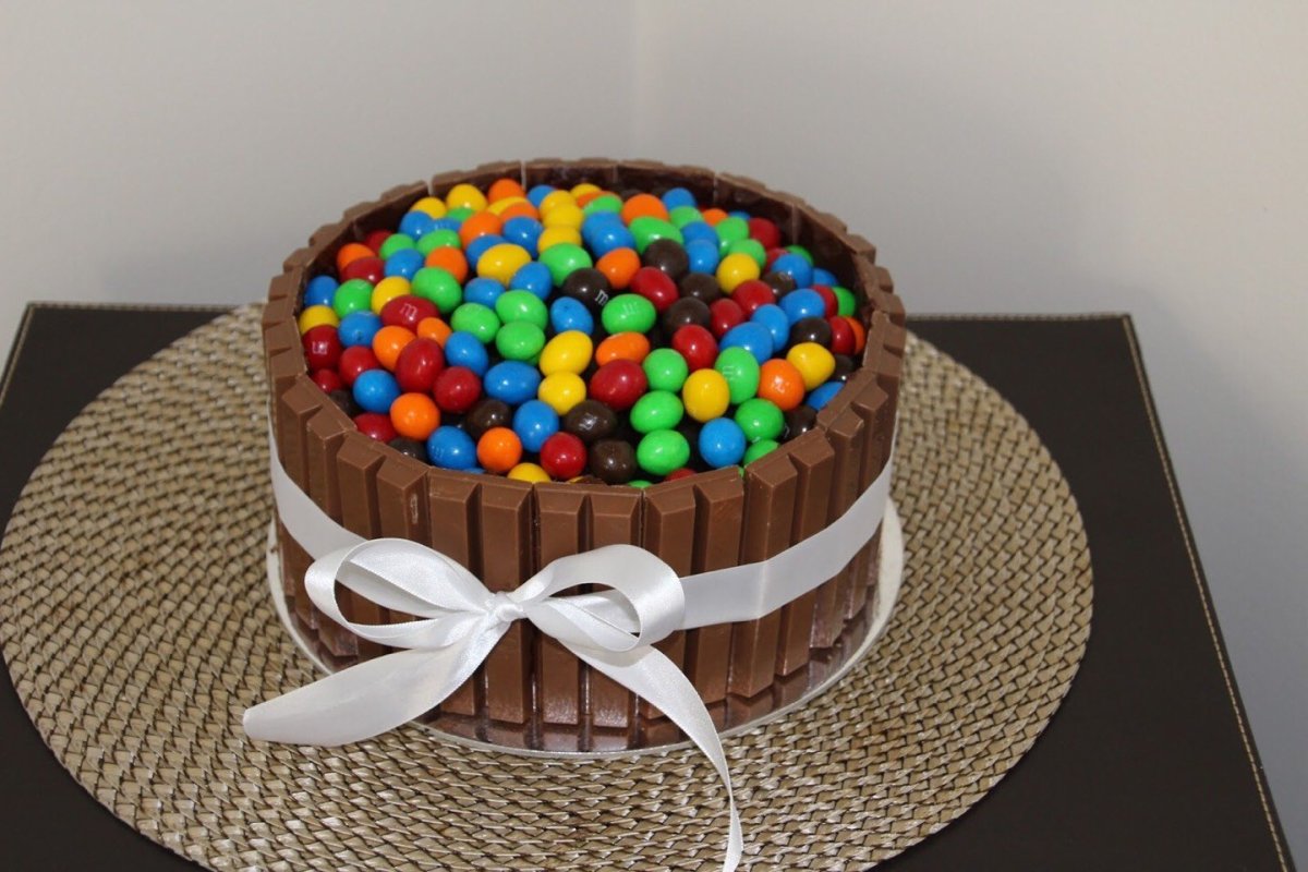 Торт пачка ммдемс