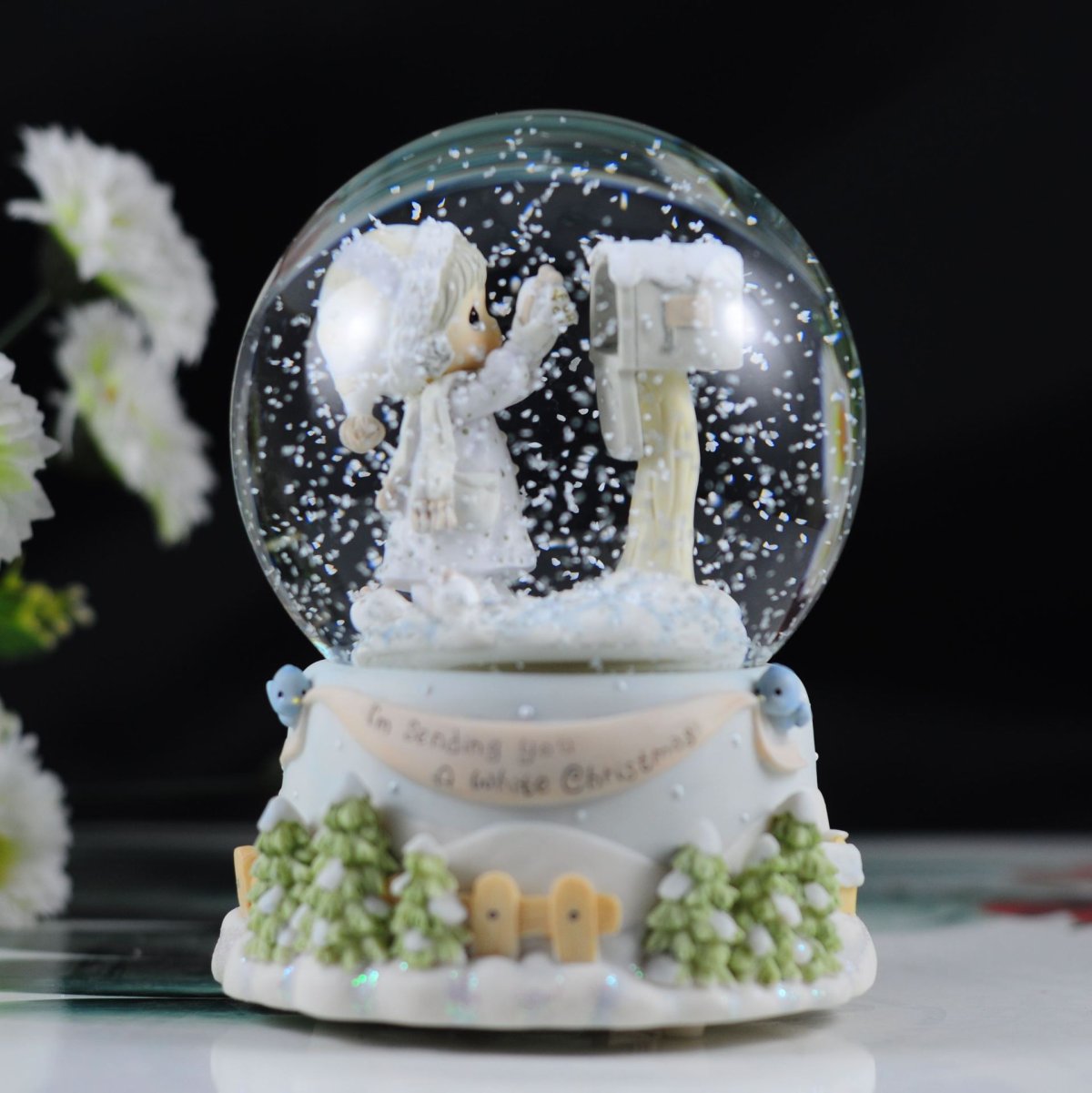 Хрустальный шар со снегом