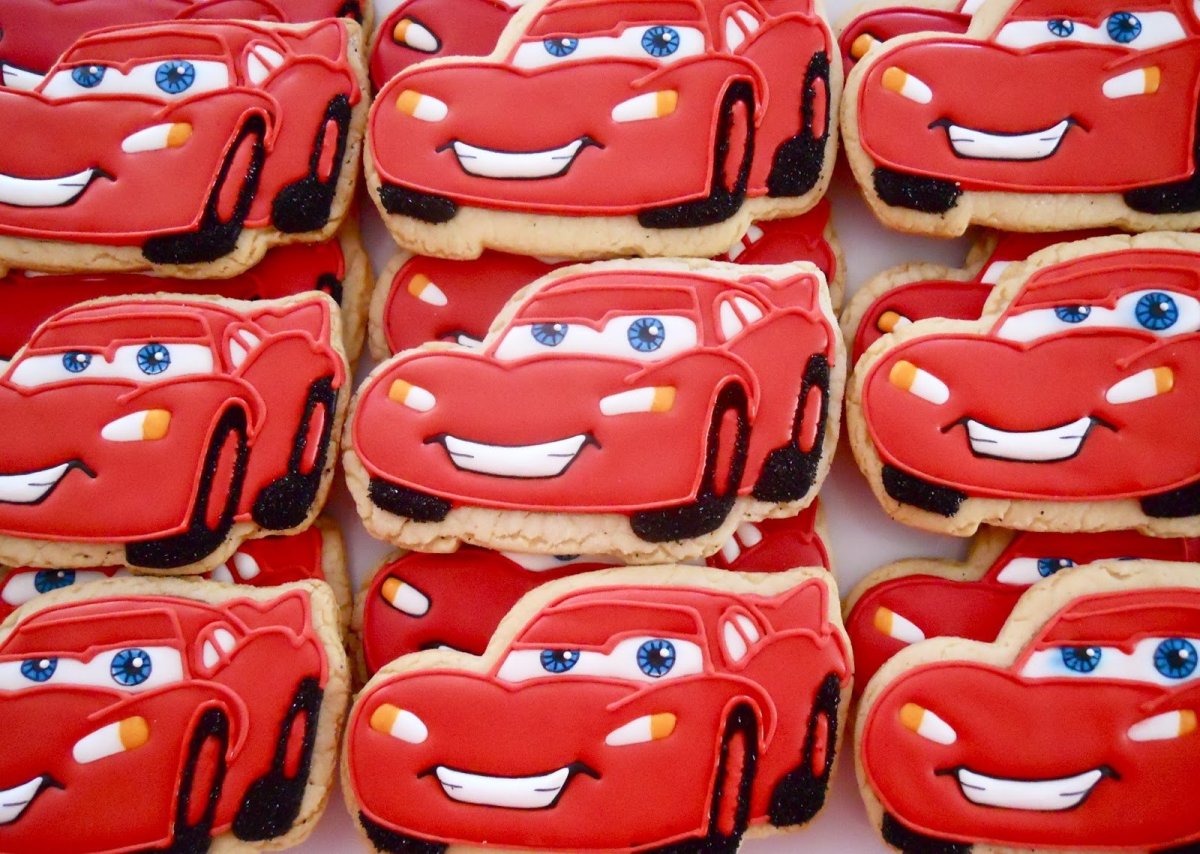 Торт с пряниками молния Маккуин