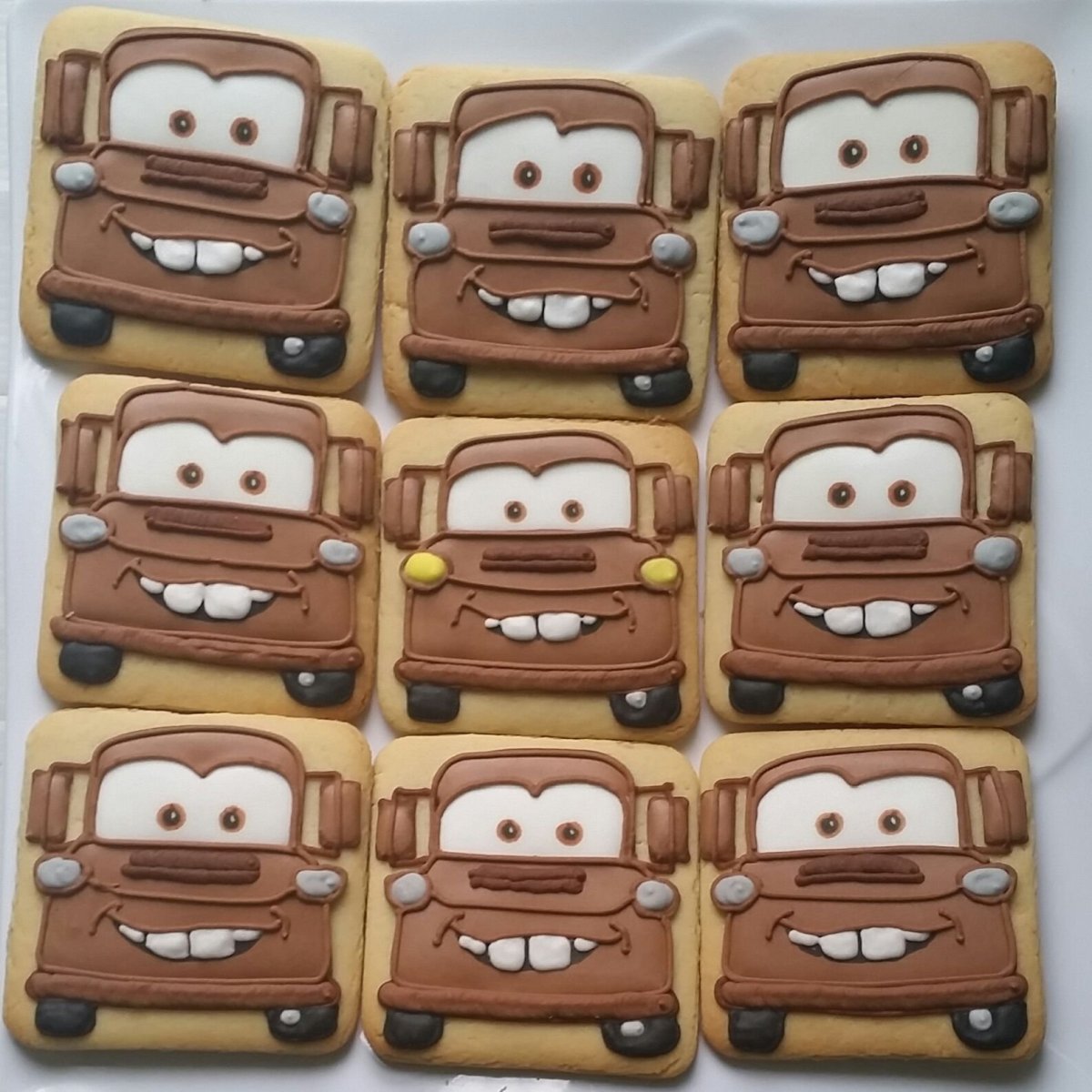 Торт с «машинками»