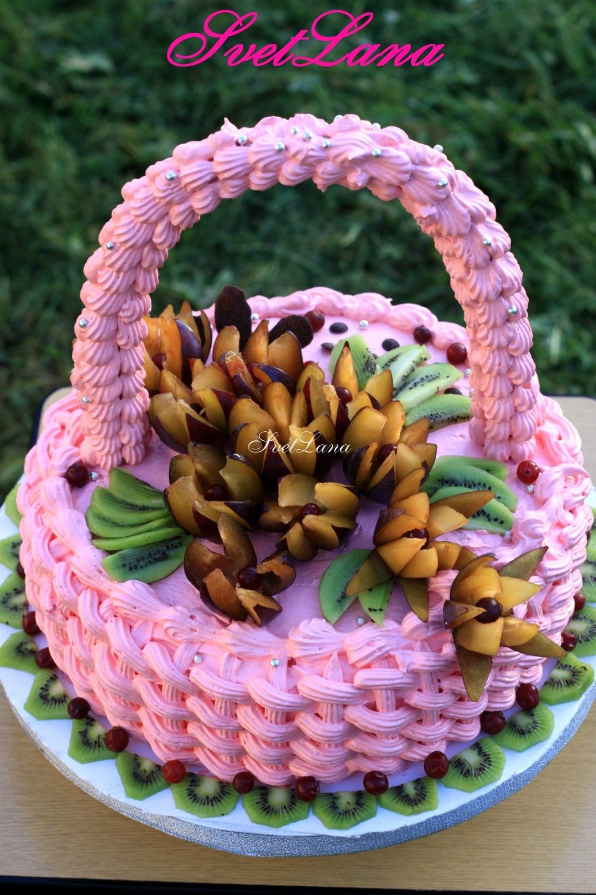 Торт клубничное лукошко