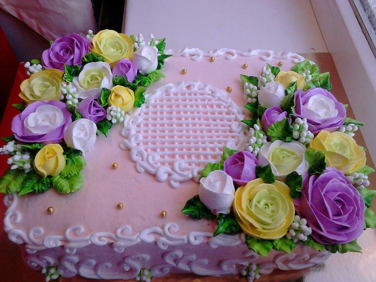 Торт из крема на стол