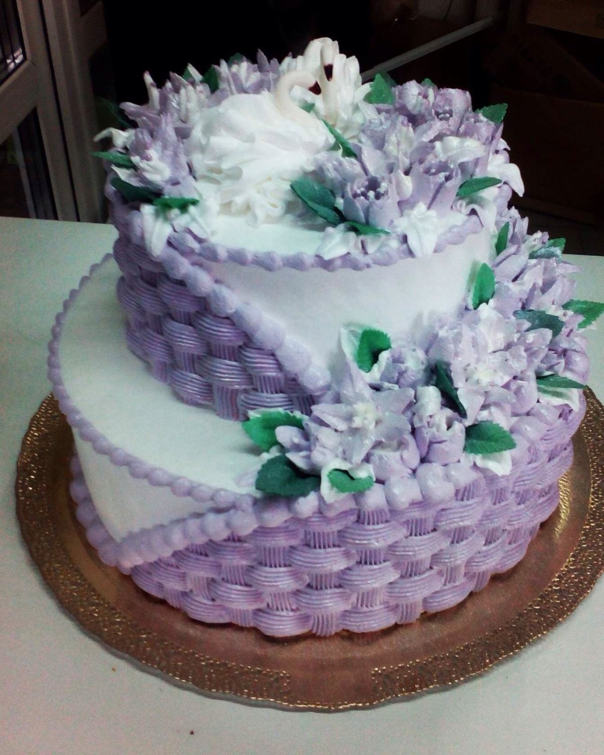 Украшение торта белковым кремом