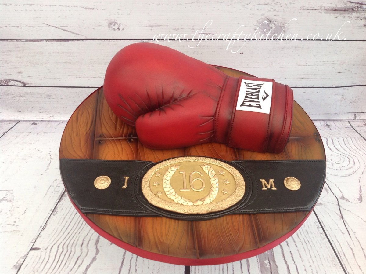 Торт бокс для мальчика