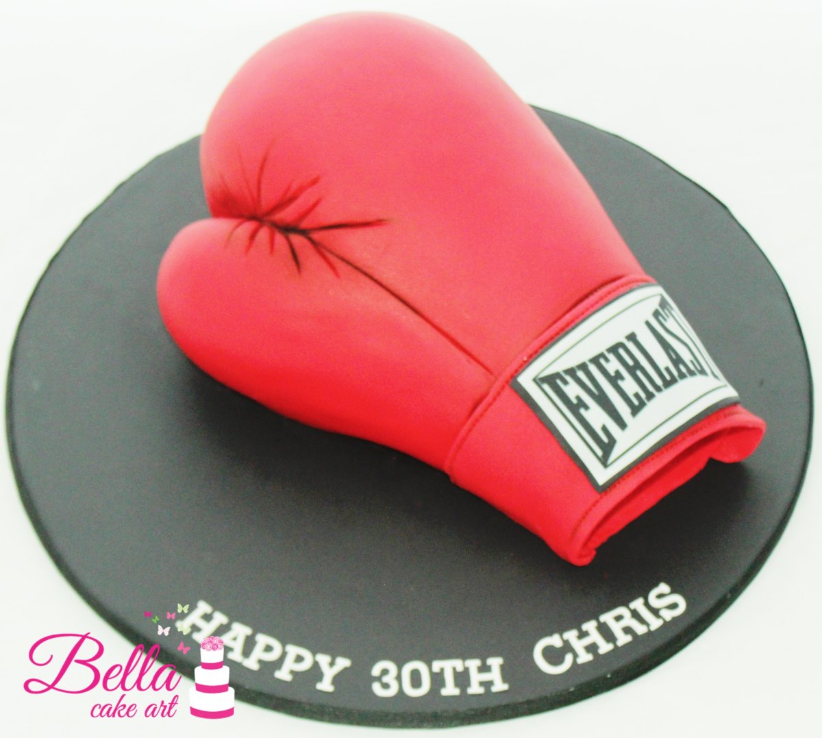 Торт с боксерскими перчатками без мастики