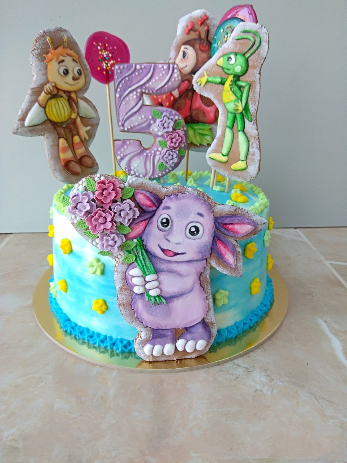 Торт Лунтик из мастики