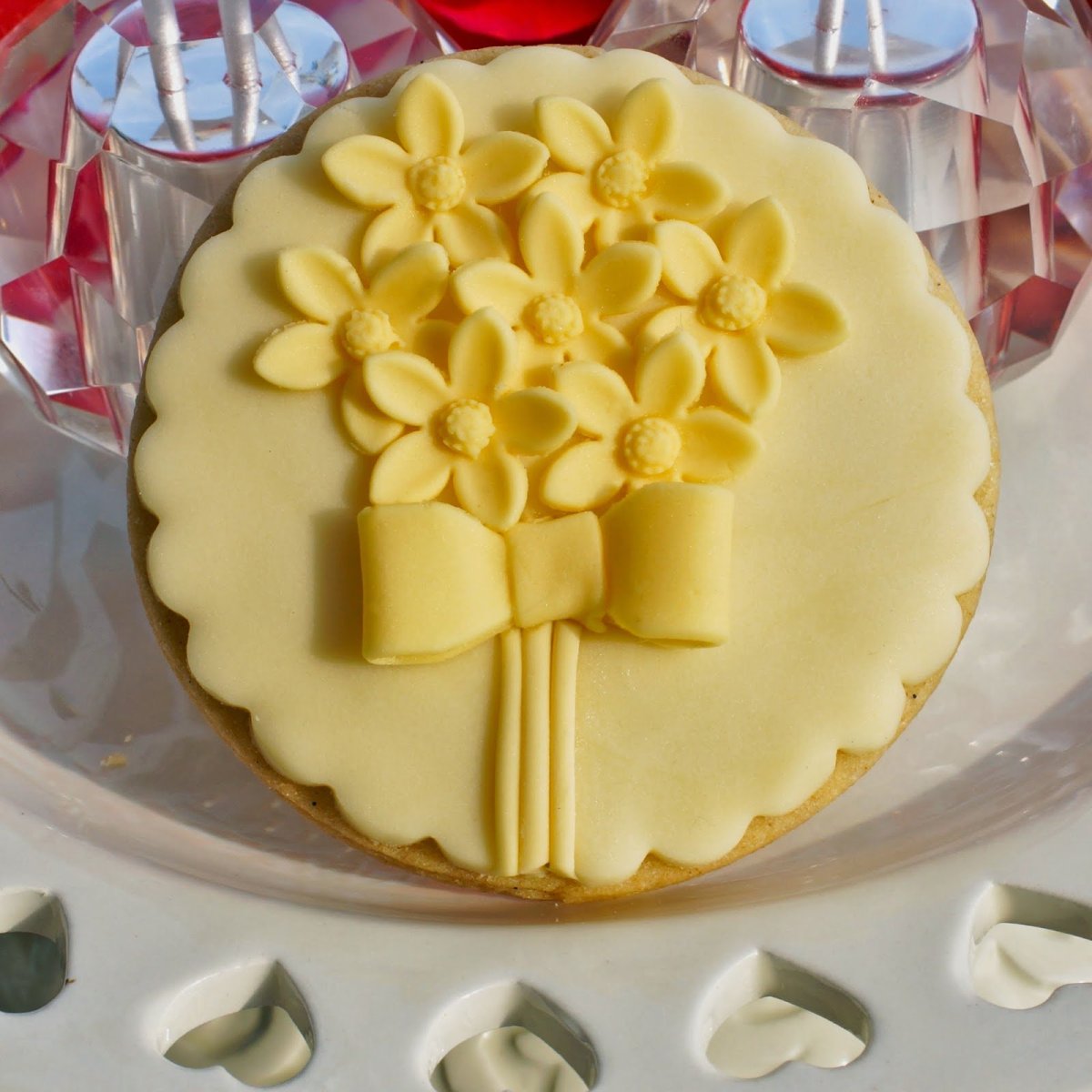 Украшение торта мастикой