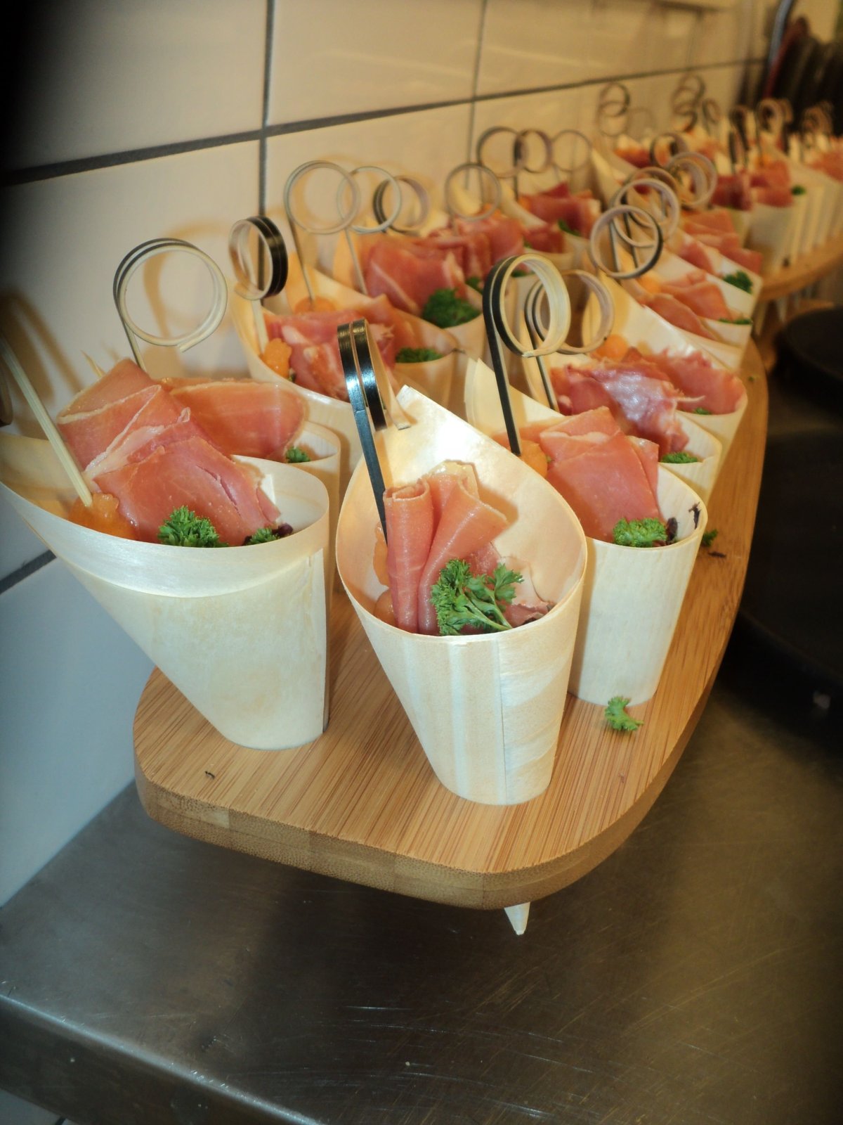 Фрукты в стакане для фуршета