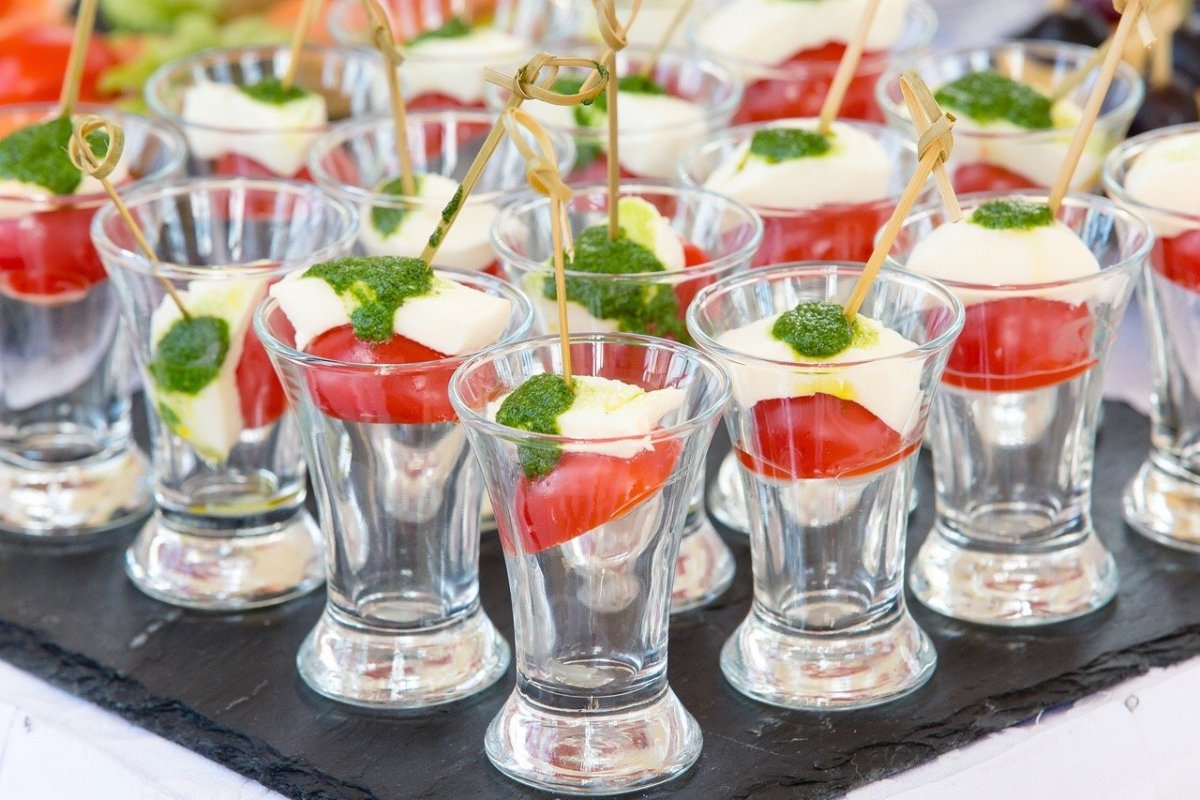 Закуски в стаканах