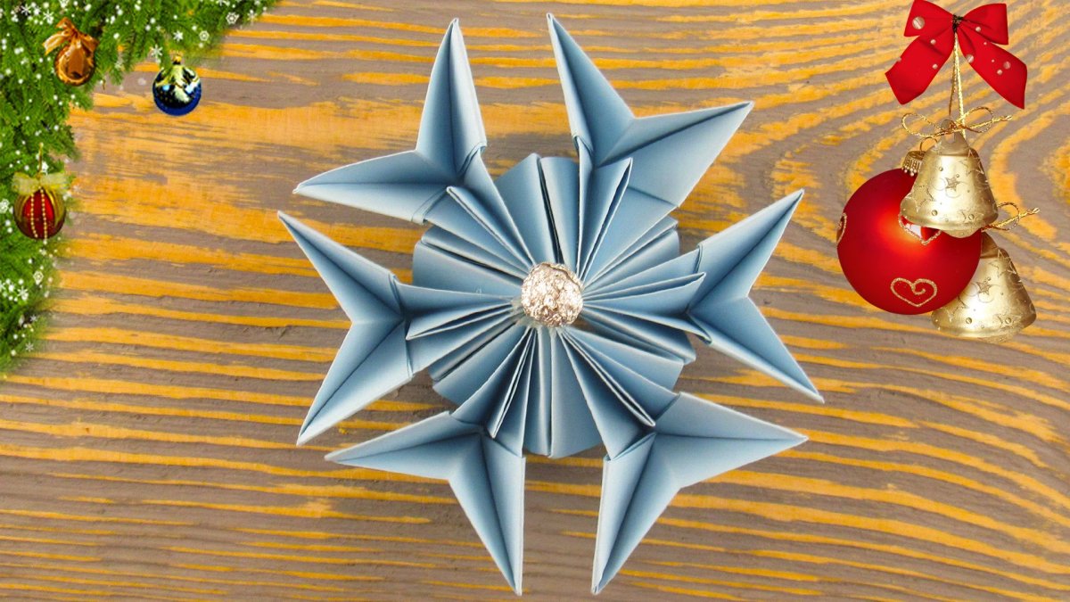 Елка из снежинок объемная