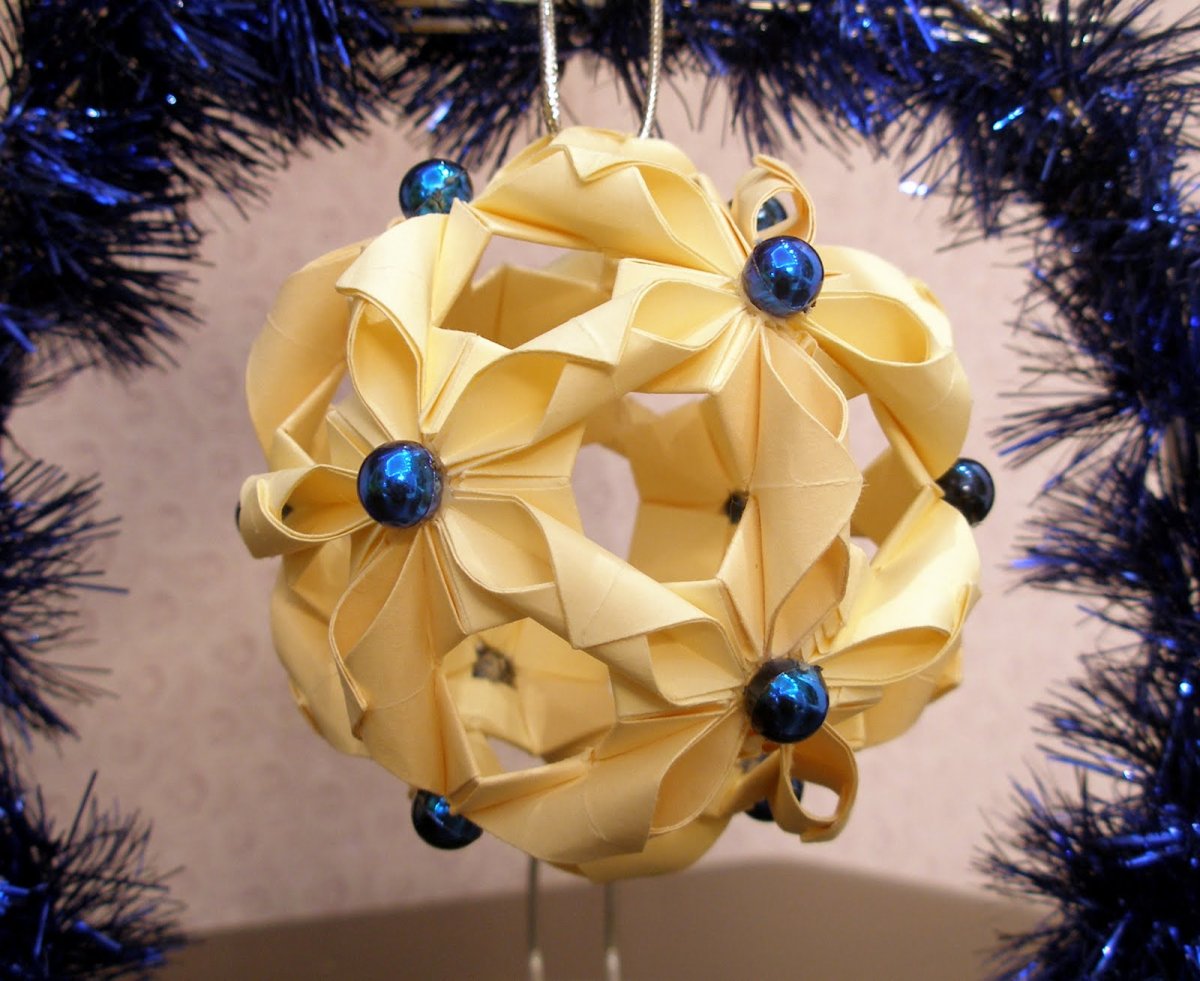 Объемная игрушка на елку