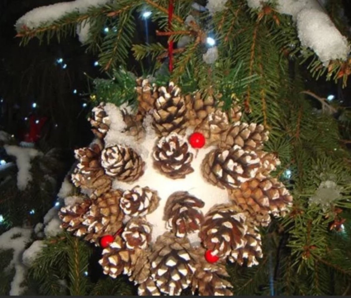 Большая игрушка на елку