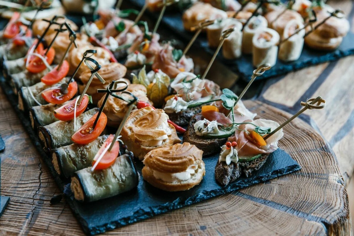 Тарталетки с Альметте и семгой