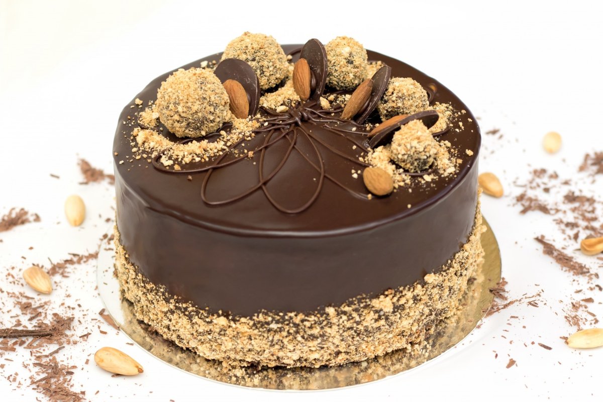 Украшение торта Прага