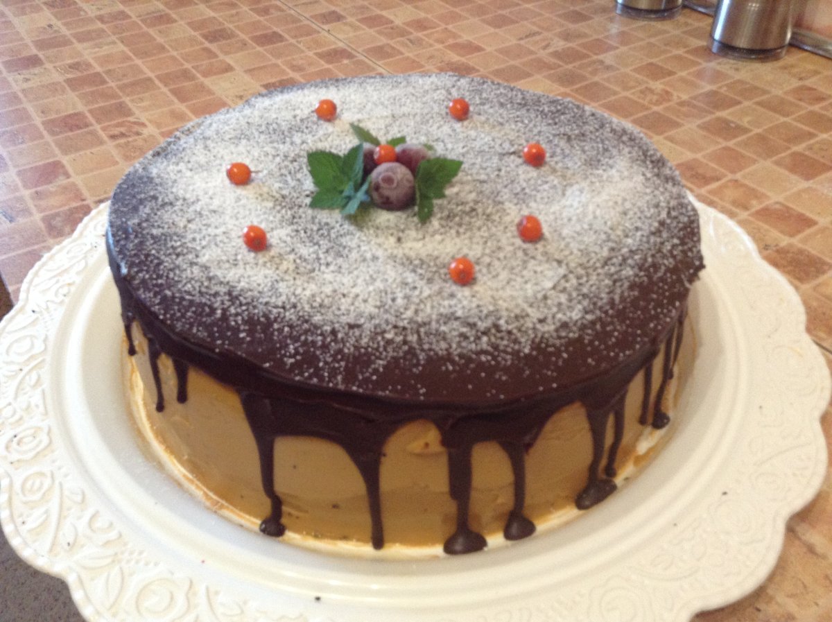 Прага украшение торта именное