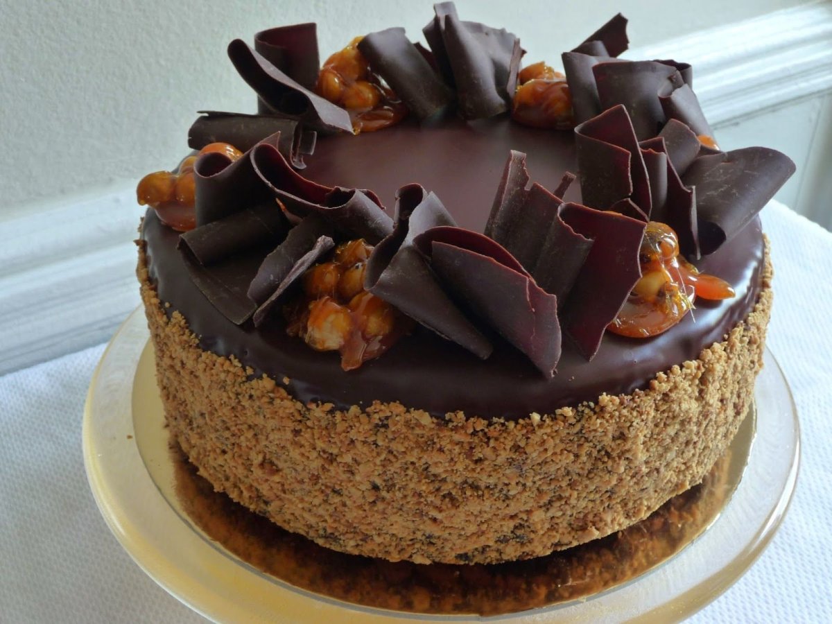 Украшение торта Прага