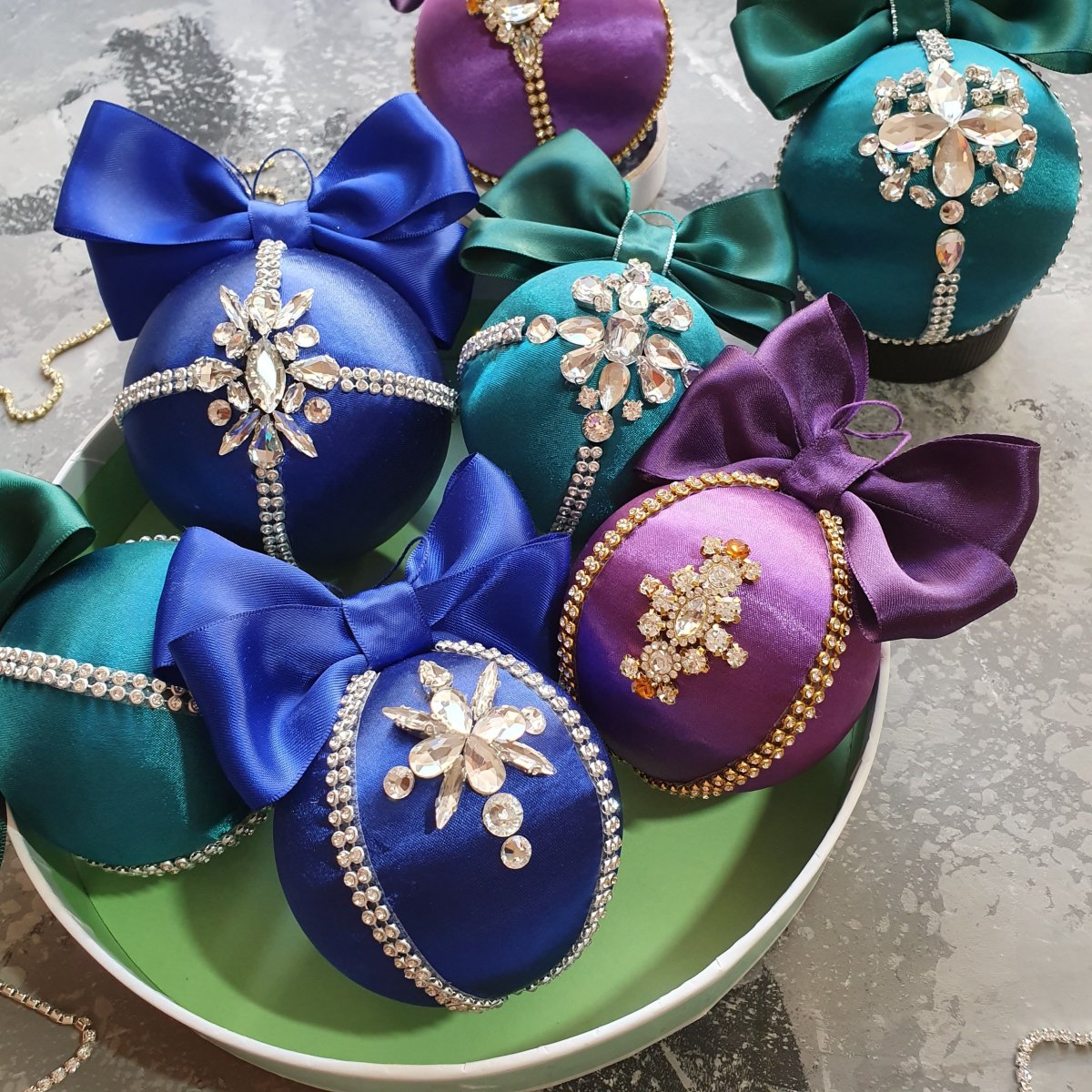 Дизайнерские новогодние шары