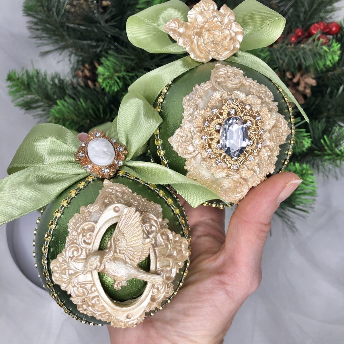 Новогодние шары из бархата