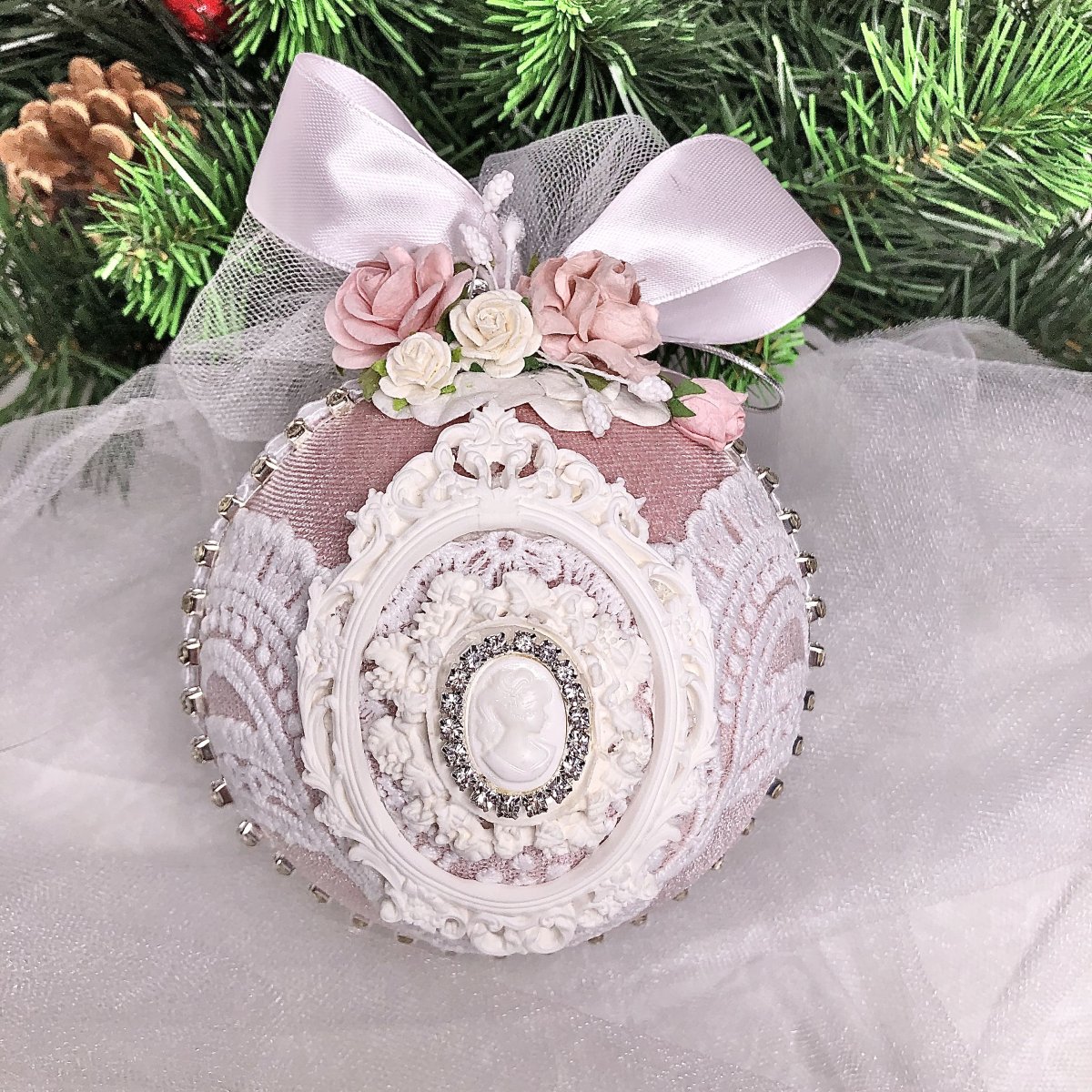 Новогодние шары обтянутые бархатом