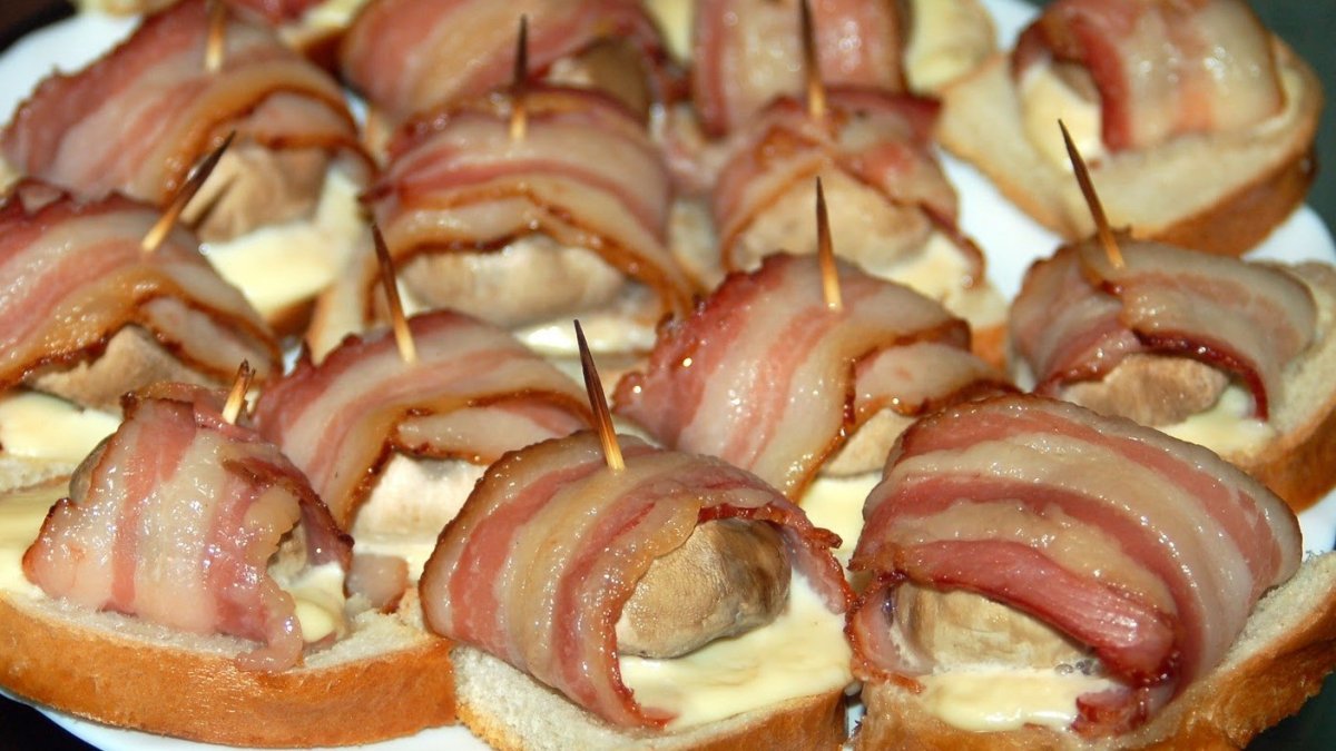 Украшения из бекона