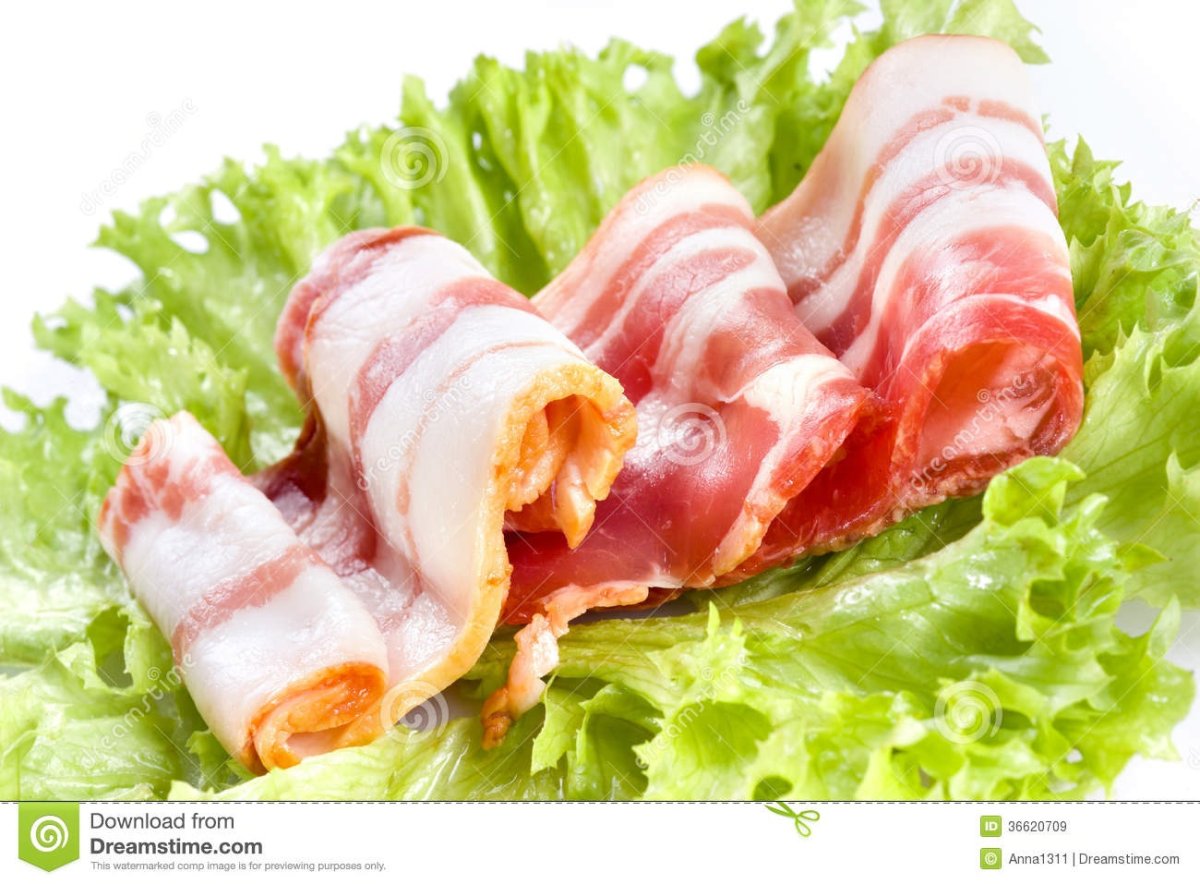 Праздничные бутерброды с сырокопченой колбасой