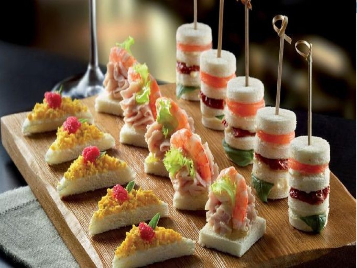 Канапе Мухоморчики с черри