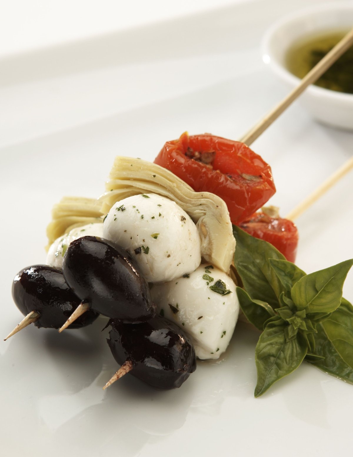 Канапе Фета маслины черри