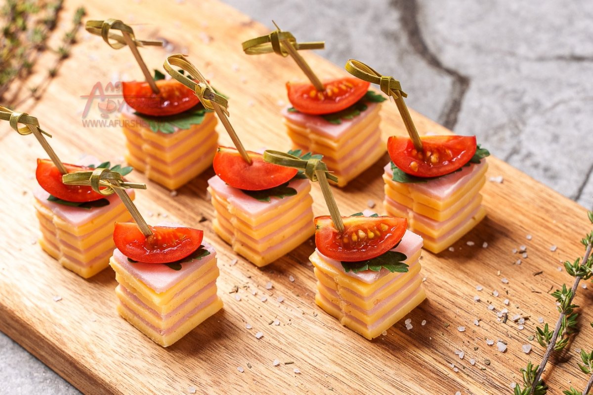 Фингер фуд с помидорами черри