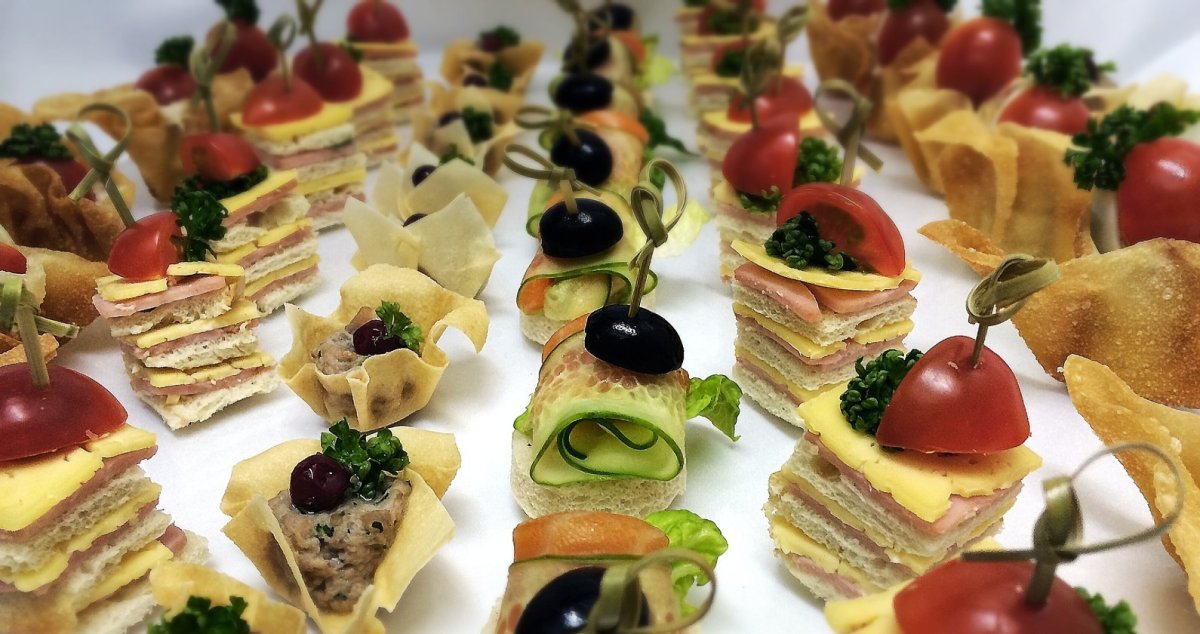 Фингер фуд в тарталетках