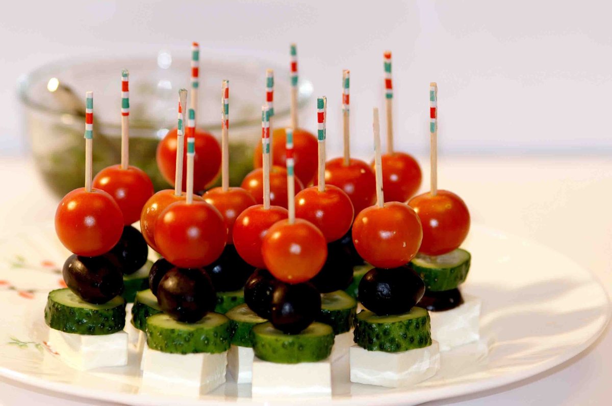 Канапе сыр ананас