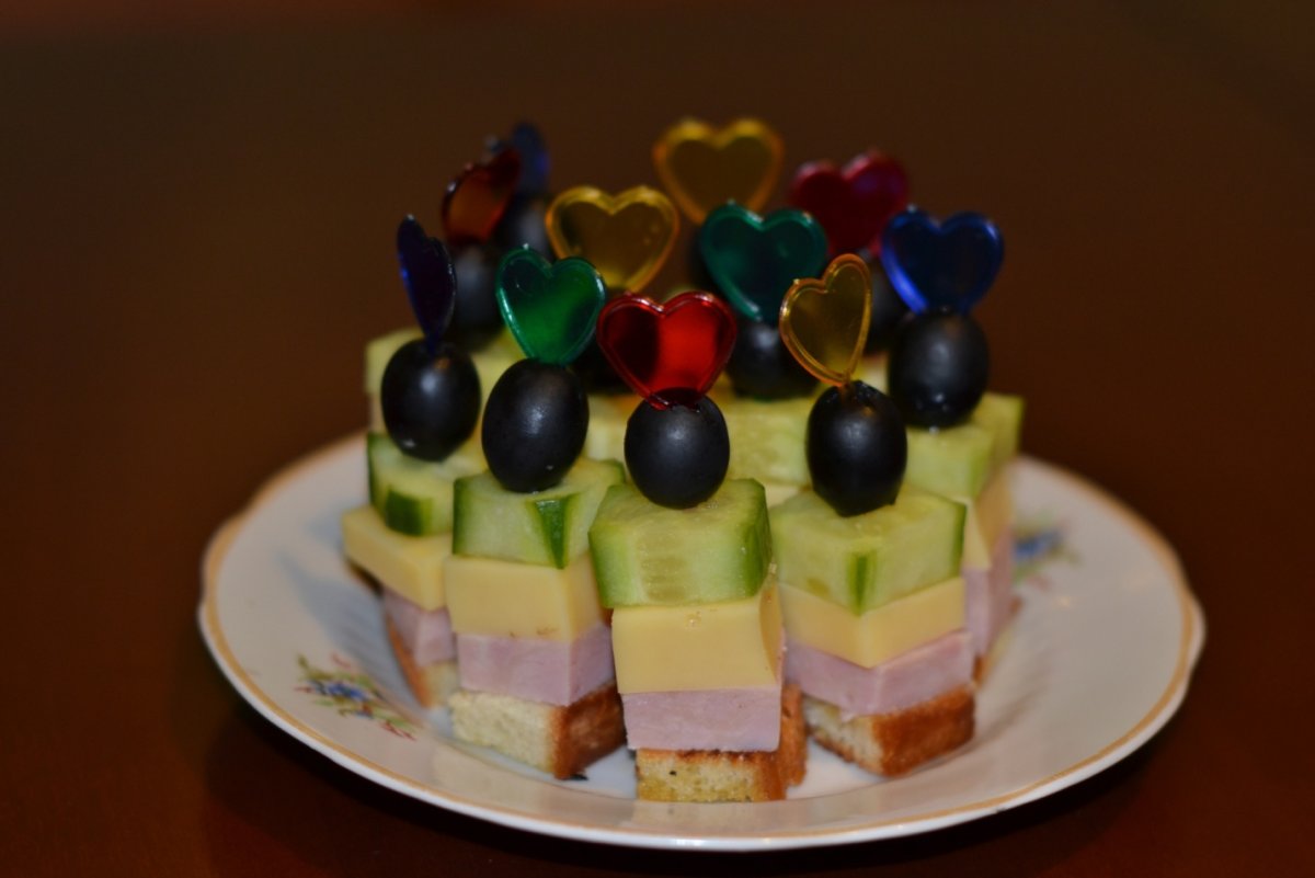 Канапе Мухоморчики с черри