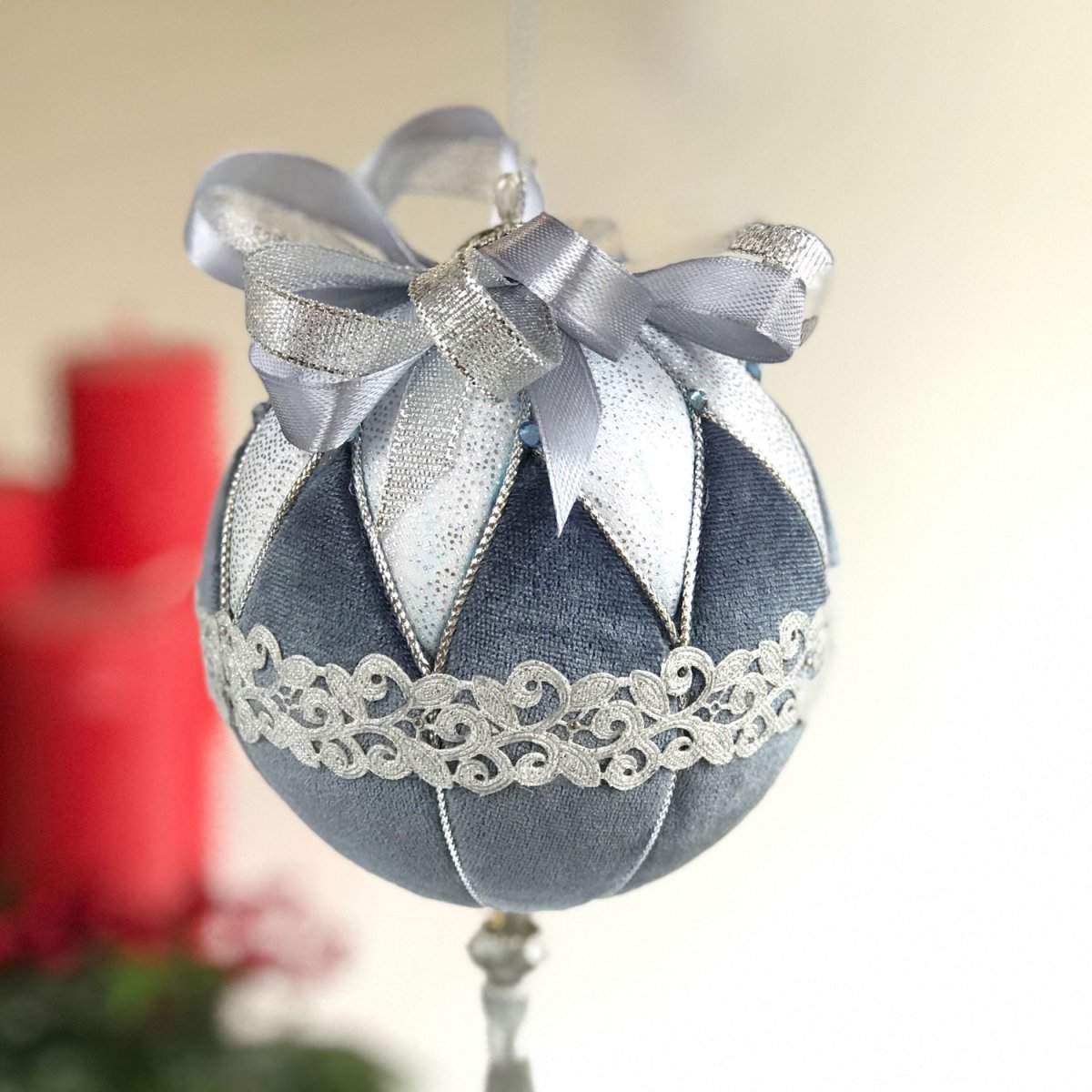 Декорируем елочные шары