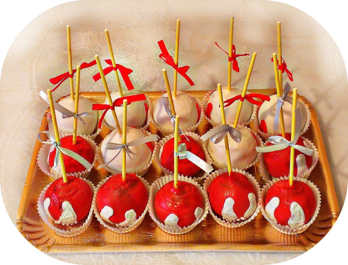 Торт со шпажками