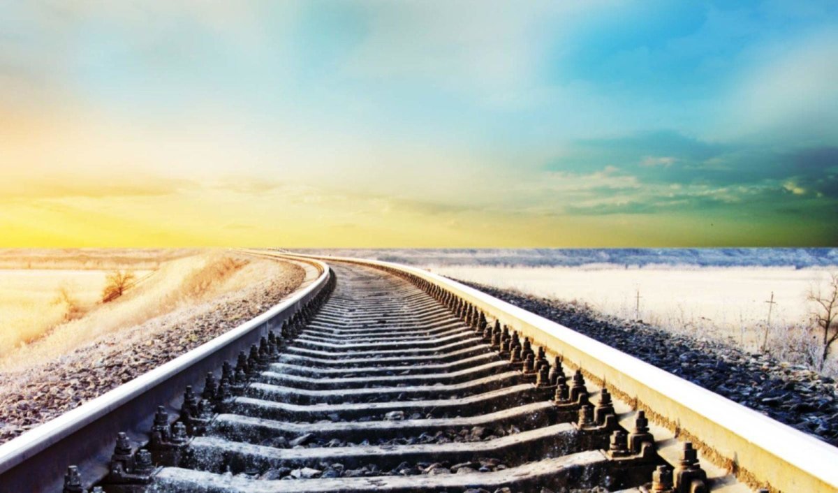Железная дорога уходящая вдаль