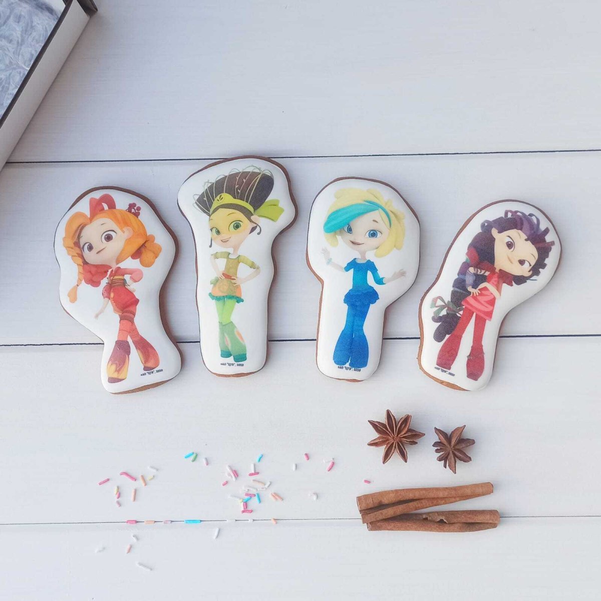 Торт сказочный патруль с леденцами