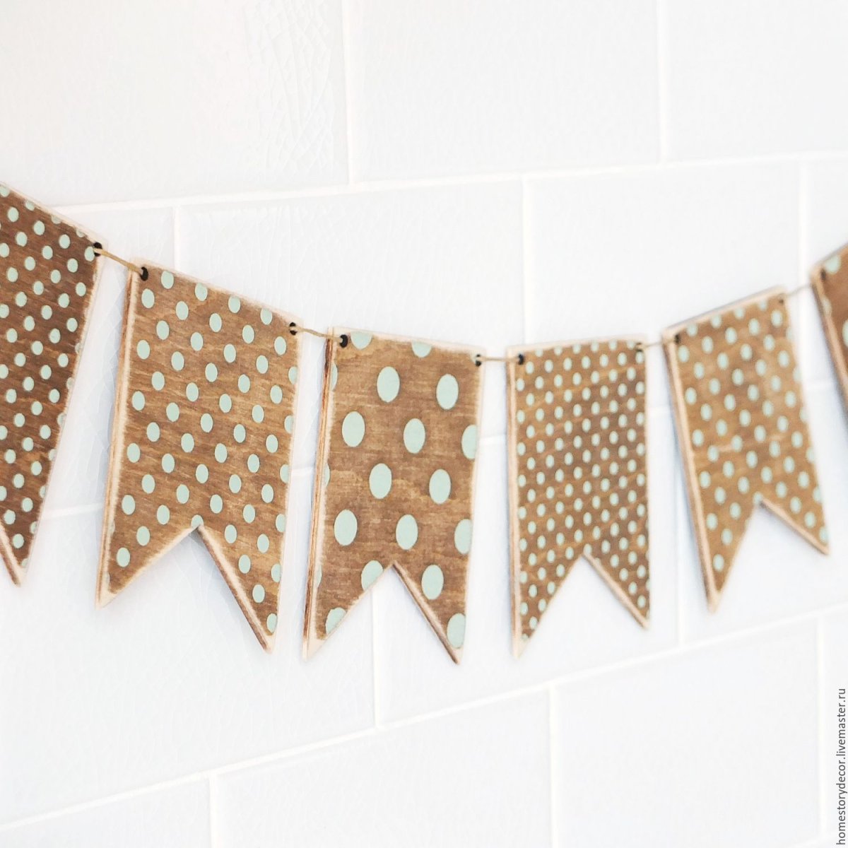 Новогодняя гирлянда из флажков