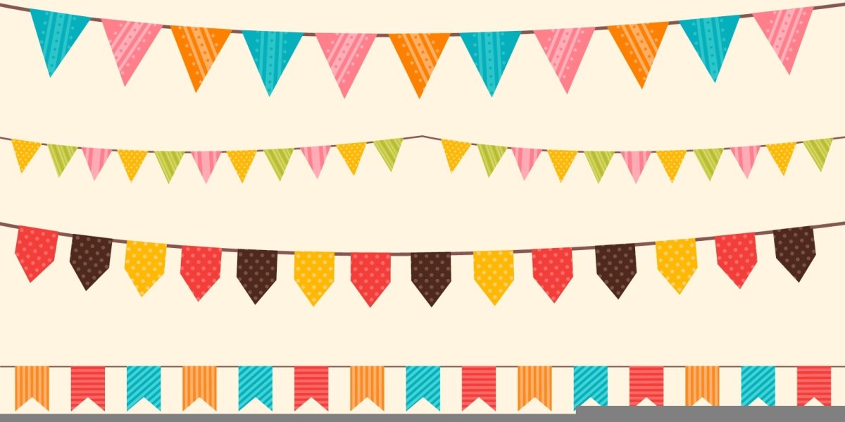 Разноцветные флажки на веревке