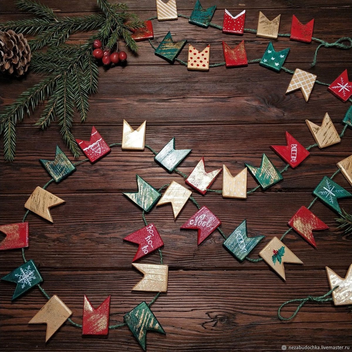 Новогодняя деревянная гирлянда