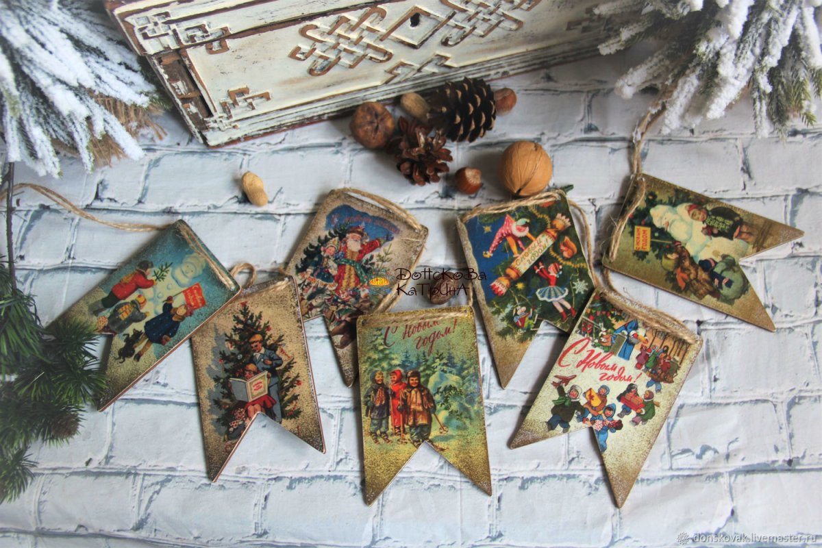 Флажки деревянные новогодние