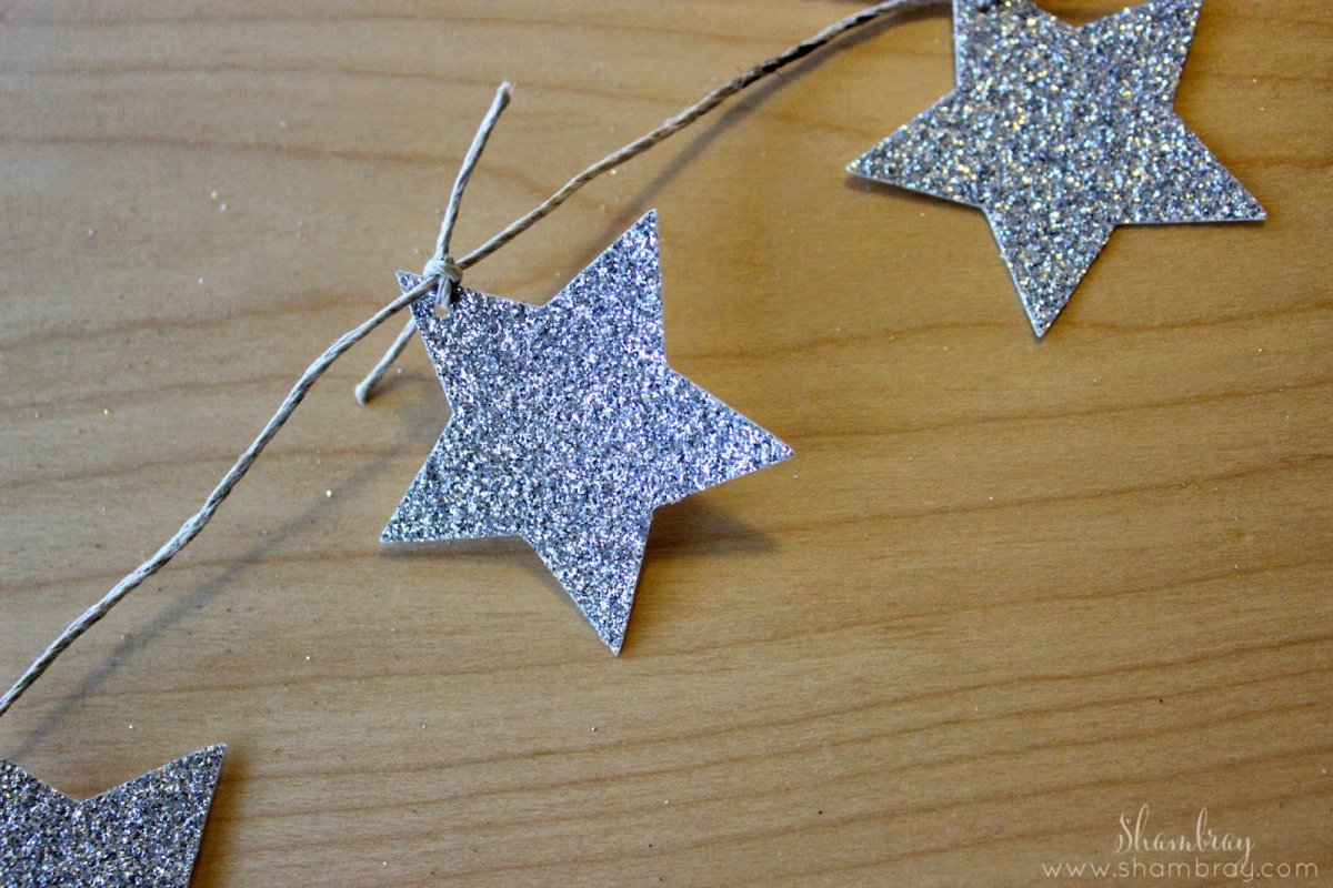 Гирлянда из гофрокартона