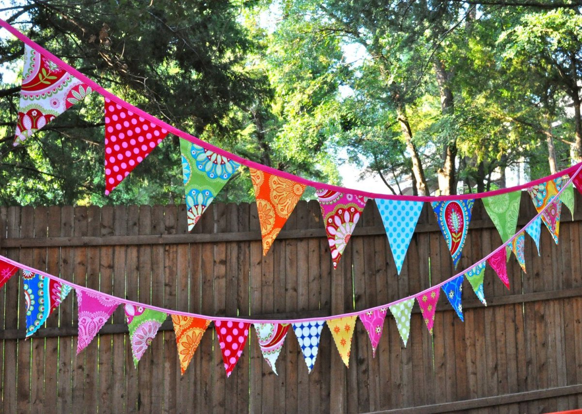 Гирлянда из флажков средняя группа