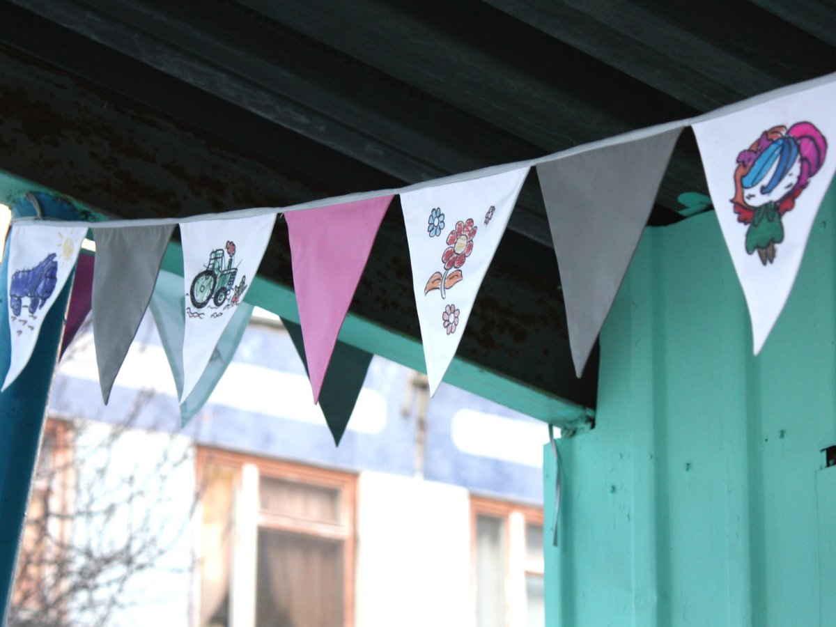 Гирлянда из флажков из ткани