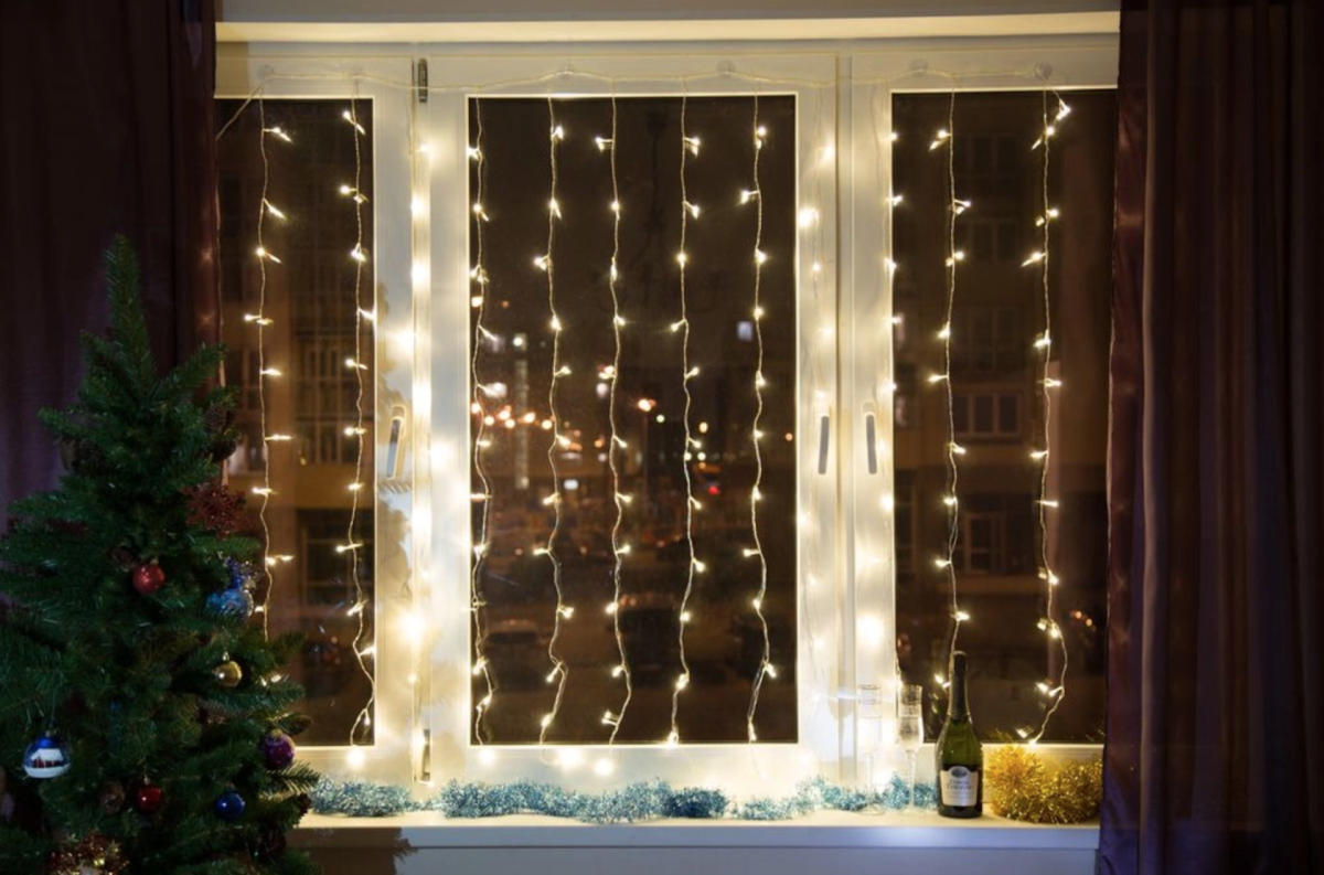Гирлянда штора 3х2.5 теплый свет
